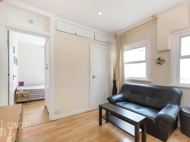 Flat for rent in London Borough of Wandsworth, Greater London