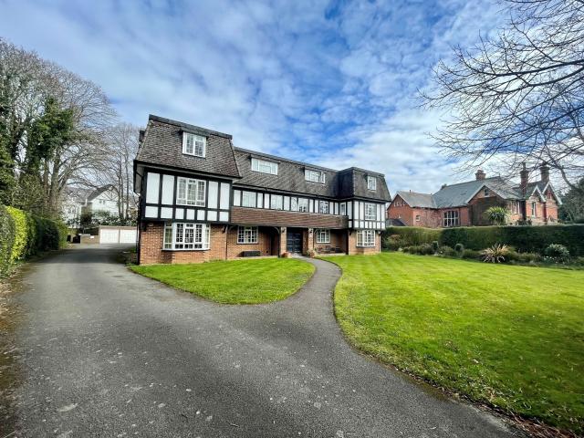 Flat for rent in Charminster, Bournemouth