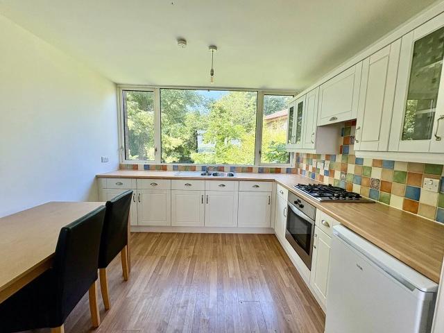 Flat for rent in Pogmoor, South Yorkshire