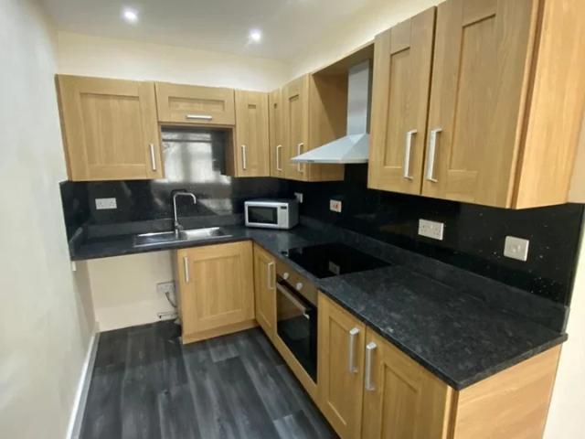 Flat for rent in Long Lee, West Yorkshire