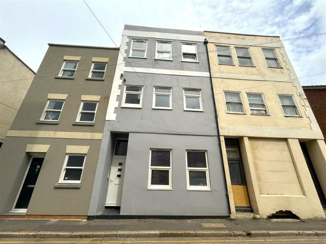 Flat for rent in West Marina, Guestling Green