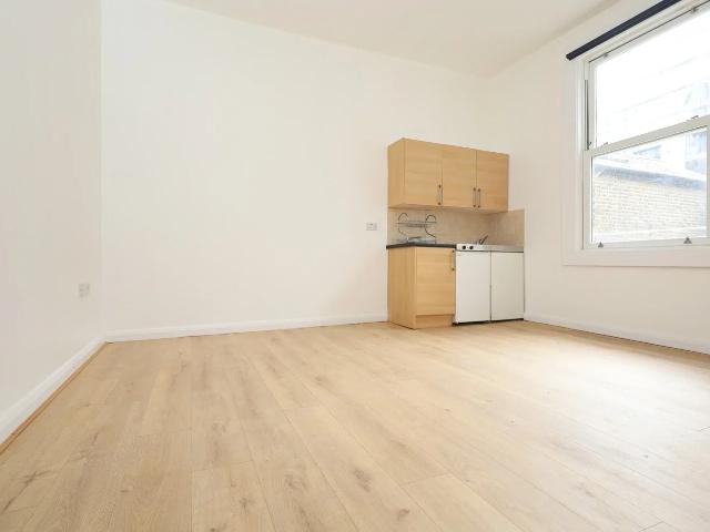 Flat for rent in London Borough of Hackney, Greater London