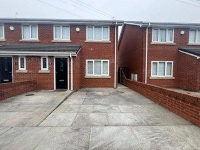 Flat for rent in Leigh, Wigan