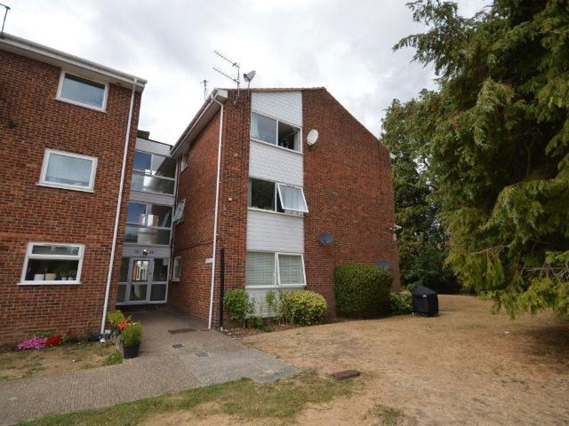 Flat for rent in St Albans, Five Acres