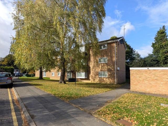 Flat for rent in Sunningdale