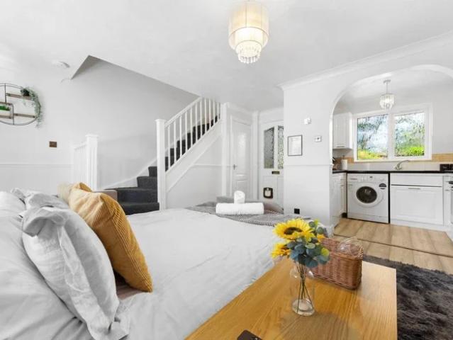 Flat for rent in Garston, Watford