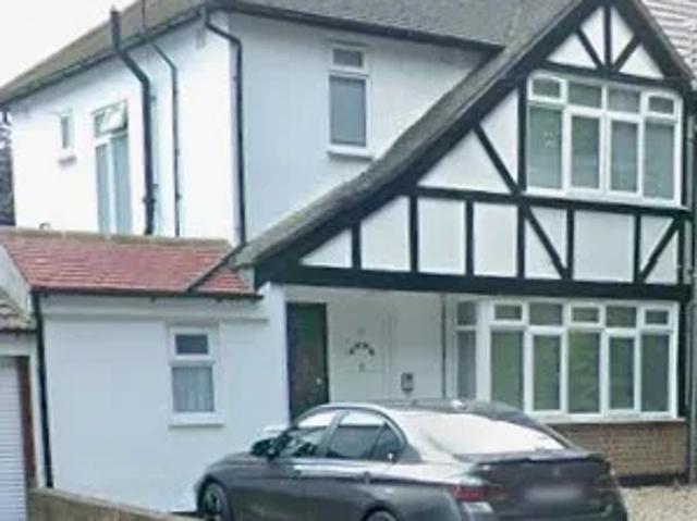 Flat for rent in London Borough of Sutton, Greater London
