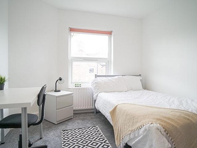 Flat for rent in Kenwood, South Yorkshire