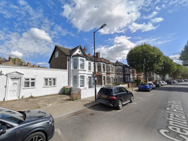Flat for rent in Upton Park, Greater London