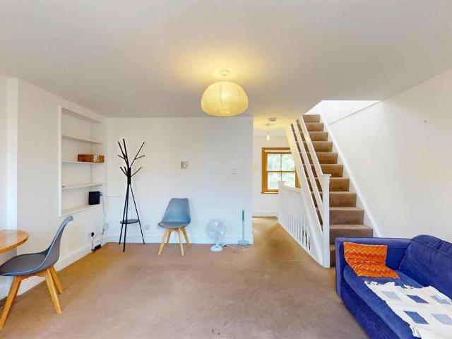 Flat for rent in Somers Town, Greater London