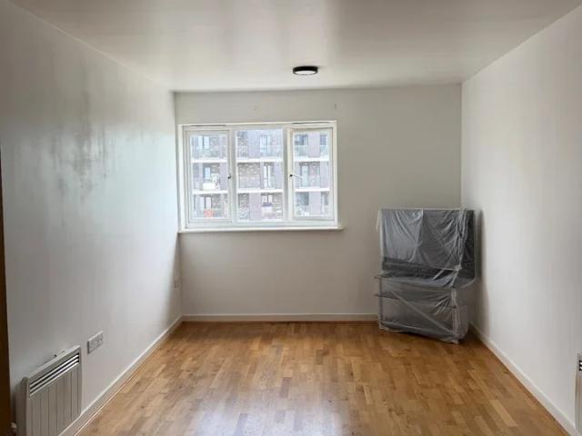 Flat for rent in Slough