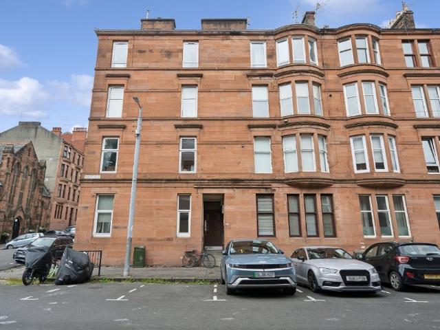 Flat for rent in Dowanhill, Scotland