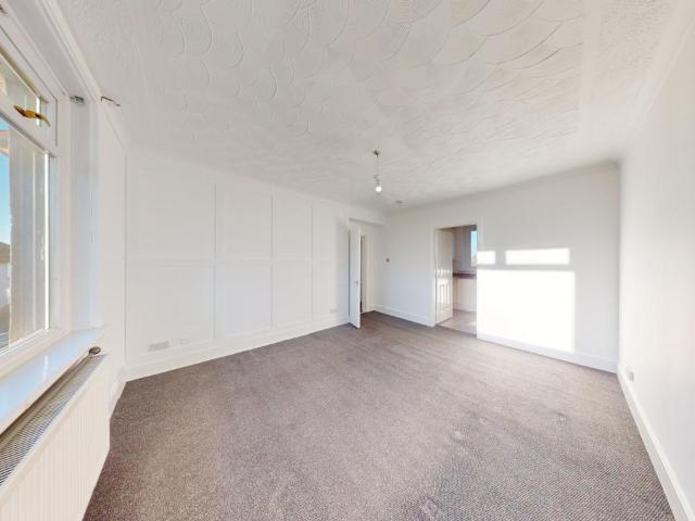 Flat for rent in Cleland, Scotland