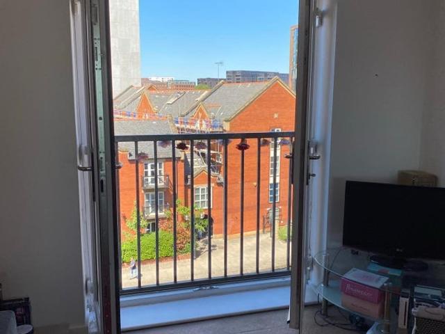 Flat for rent in City Centre, Georgia