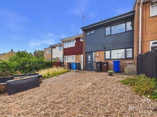 Flat for rent in Blackburn, South Yorkshire