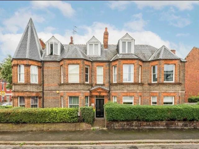 Flat for rent in Dollis Hill, Greater London