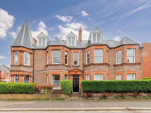 Flat for rent in Dollis Hill, Greater London
