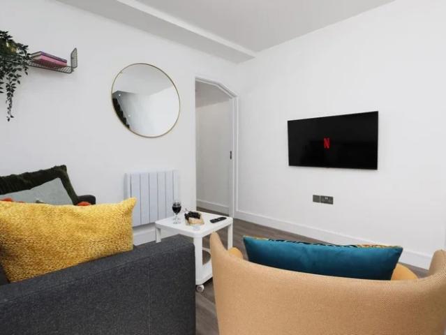 Flat for rent in Penarth, Wales
