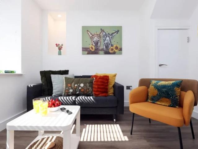 Flat for rent in Penarth, Wales