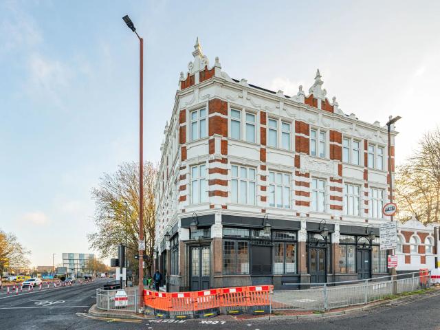 Flat for rent in Charlton, Greater London