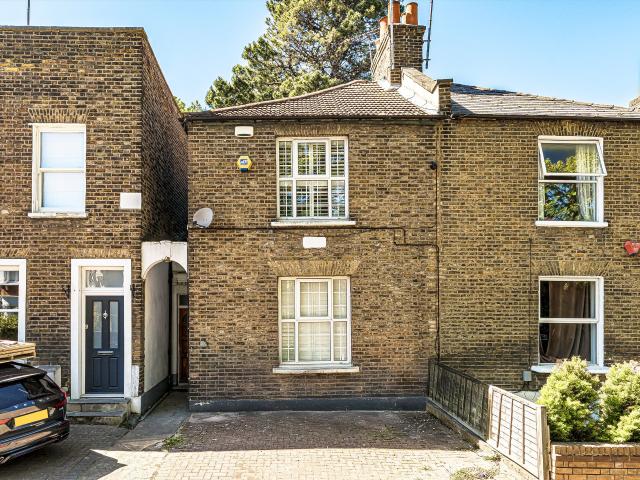 Flat for rent in Charlton Riverside, Greater London