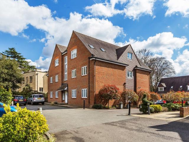 Flat for rent in Reigate, Reigate and Banstead