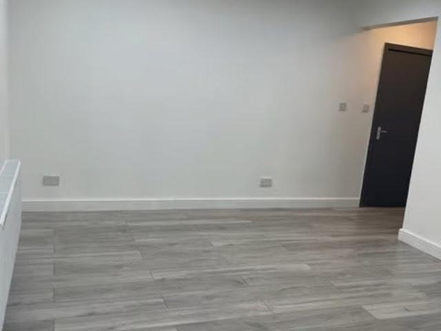 Flat for rent in Woodford, Greater London