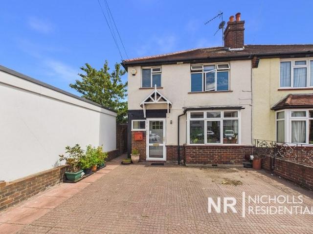 Flat for rent in Epsom, Surrey