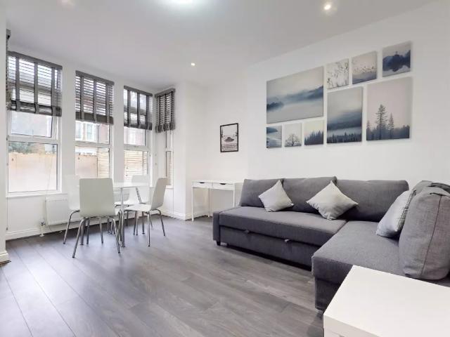 Flat for rent in Brondesbury Park, Greater London