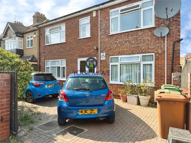 Flat for rent in Worcester Park, Greater London