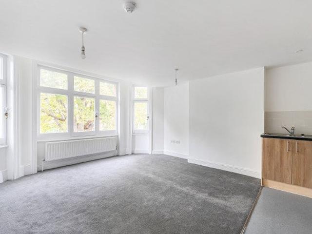 Flat for rent in West Norwood, Greater London