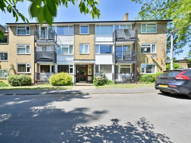 Flat for rent in Bourne End, Pouchen End