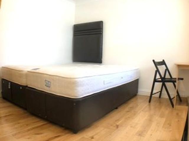 Flat for rent in Kensington, Greater London