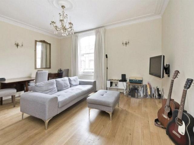 Flat for rent in Royal Borough of Kensington and Chelsea, Greater London