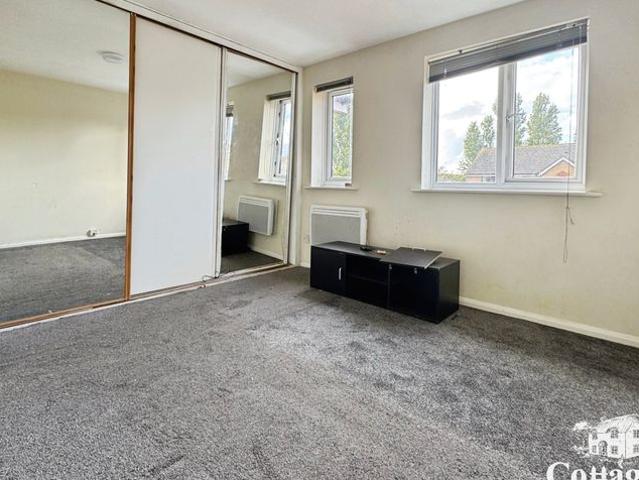 Flat for rent in London Borough of Enfield, Greater London