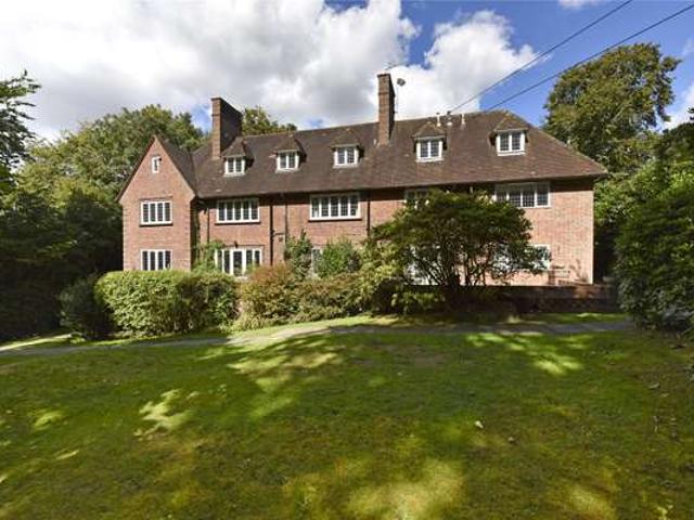 Flat for rent in Beaconsfield and Chepping Wye Community Board, Forty Green