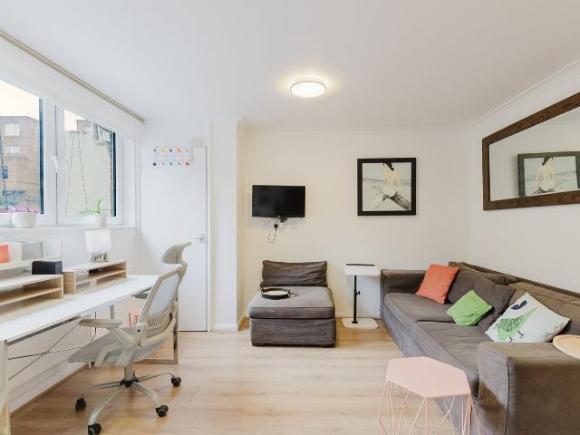 Flat for rent in Finsbury, Greater London