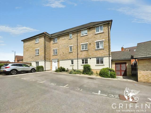 Flat for rent in Grays, Essex