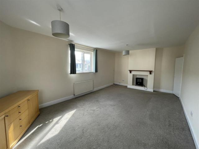 Flat for rent in Woodseats, South Yorkshire