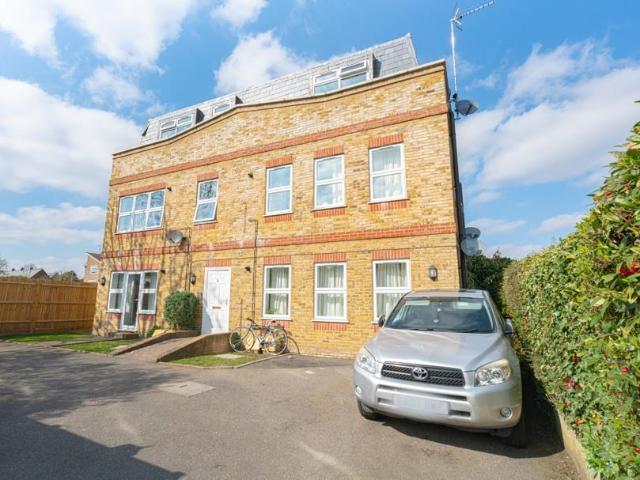 Flat for rent in New Malden, Greater London
