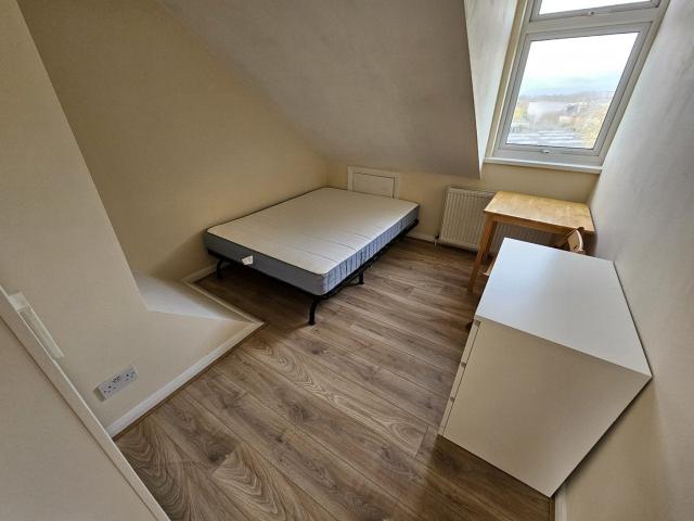 Flat for rent in Cricklewood, Brent