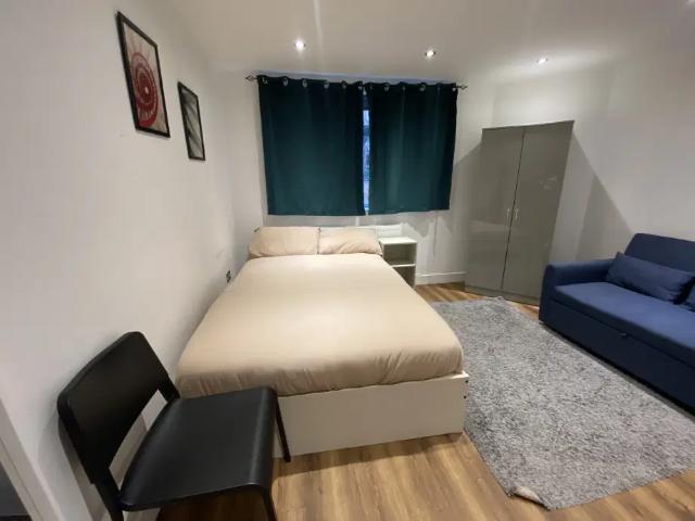Flat for rent in Maryland, Greater London