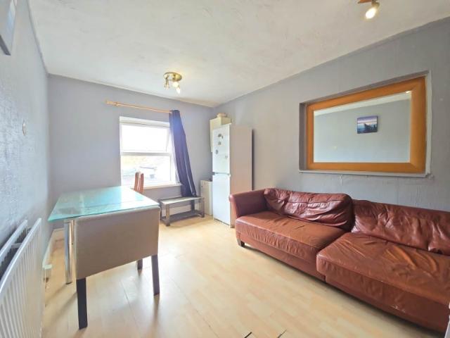 Flat for rent in Newtown, Reading
