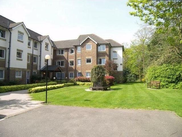 Flat for rent in London Borough of Barnet, Greater London