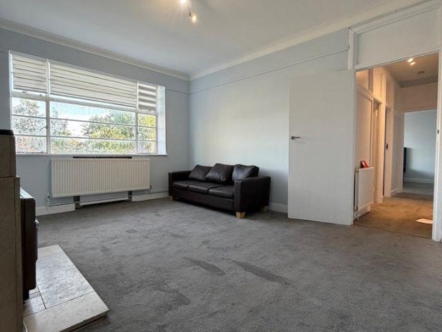 Flat for rent in Brondesbury Park, Greater London
