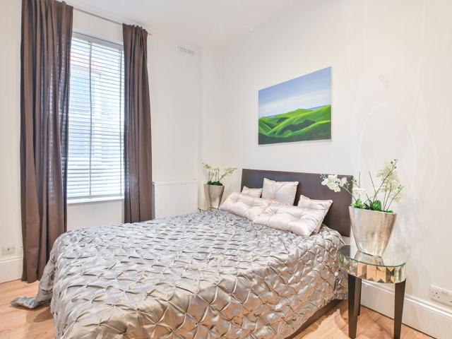 Flat for rent in Brondesbury Park, Greater London