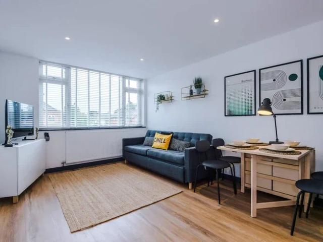 Flat for rent in Hoole, Two Mills