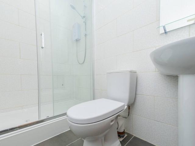 Flat for rent in Churwell, West Yorkshire