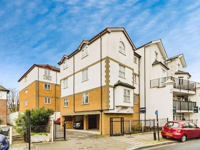 Apartment for rent in London Borough of Hounslow, Greater London