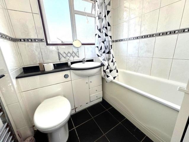 Flat for rent in London Borough of Brent, Greater London